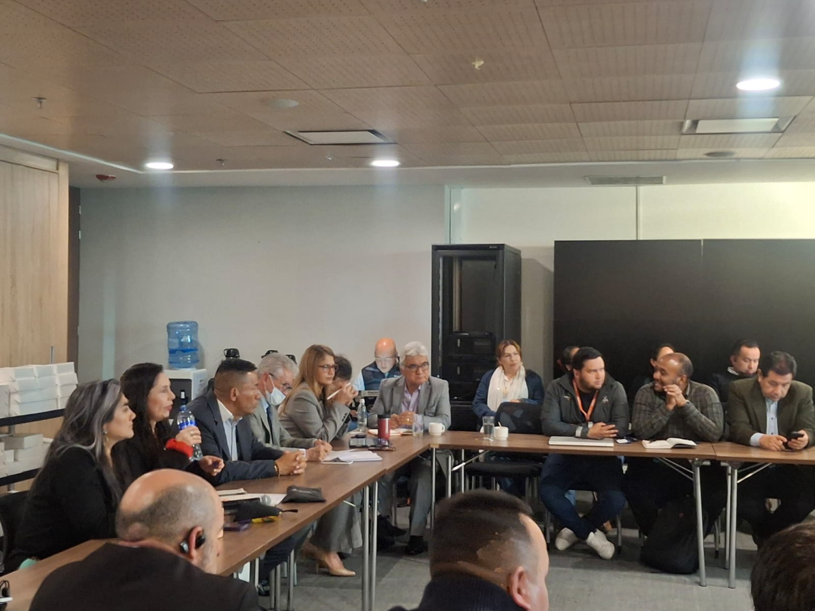 Acoltés participa en diálogo clave sobre modernización normativa del Transporte Especial